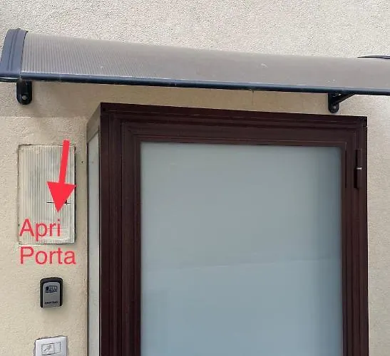 Mory&clary Cave Palese Airport 바리